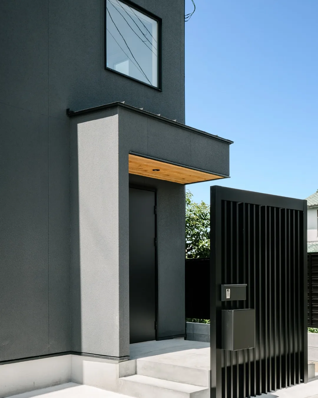 【玄関の目隠しはお洒落に】