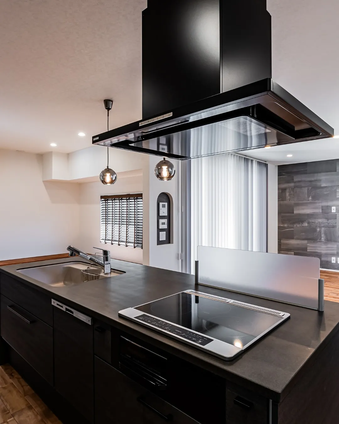 【クールな平屋の完成】