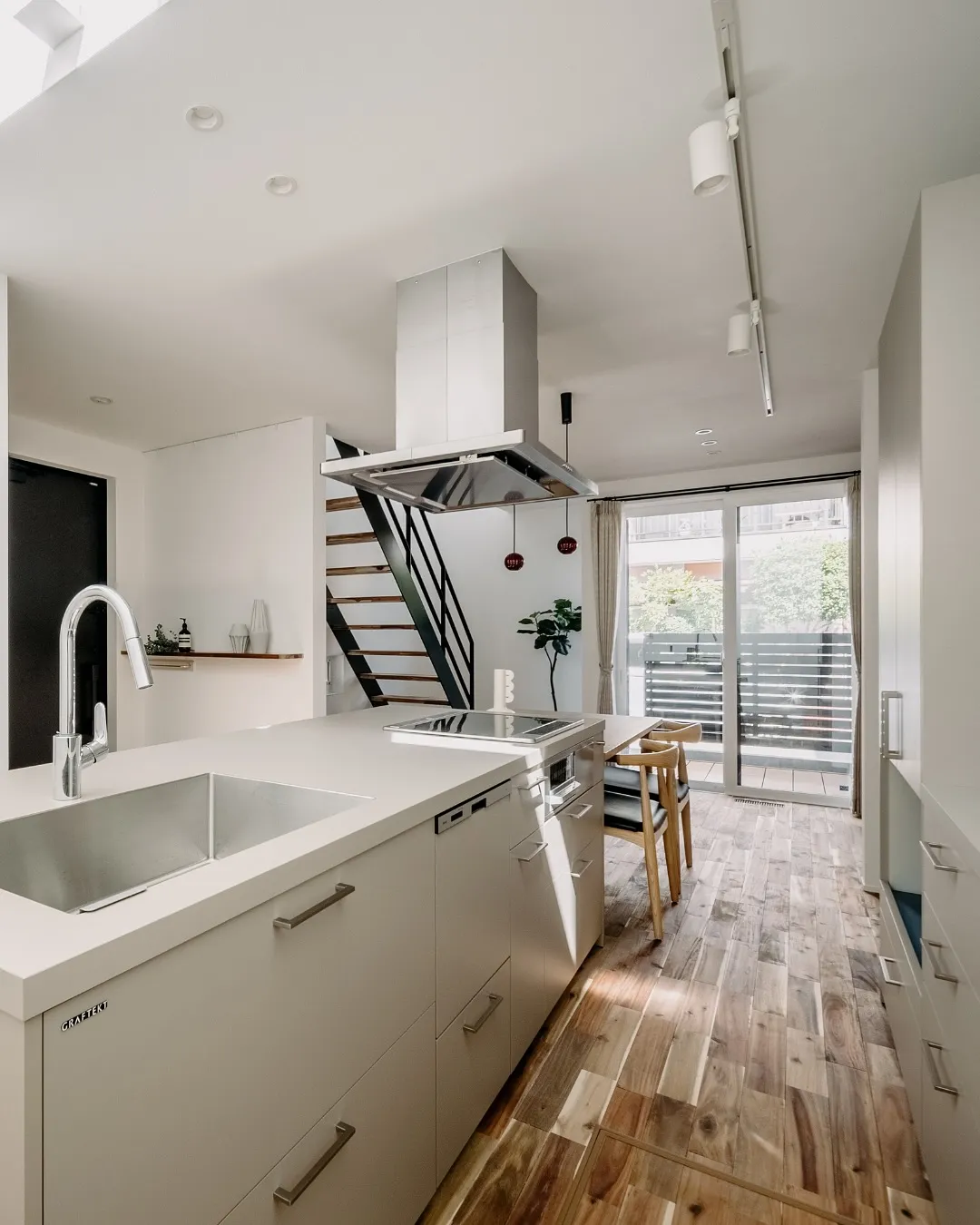 【見渡せるキッチン】