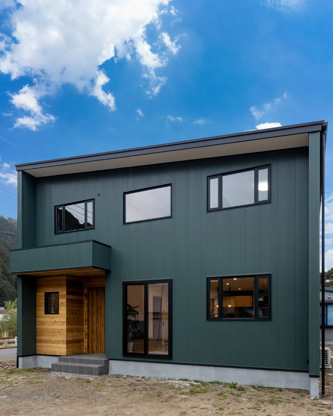 【天井は高く 窓は上に】