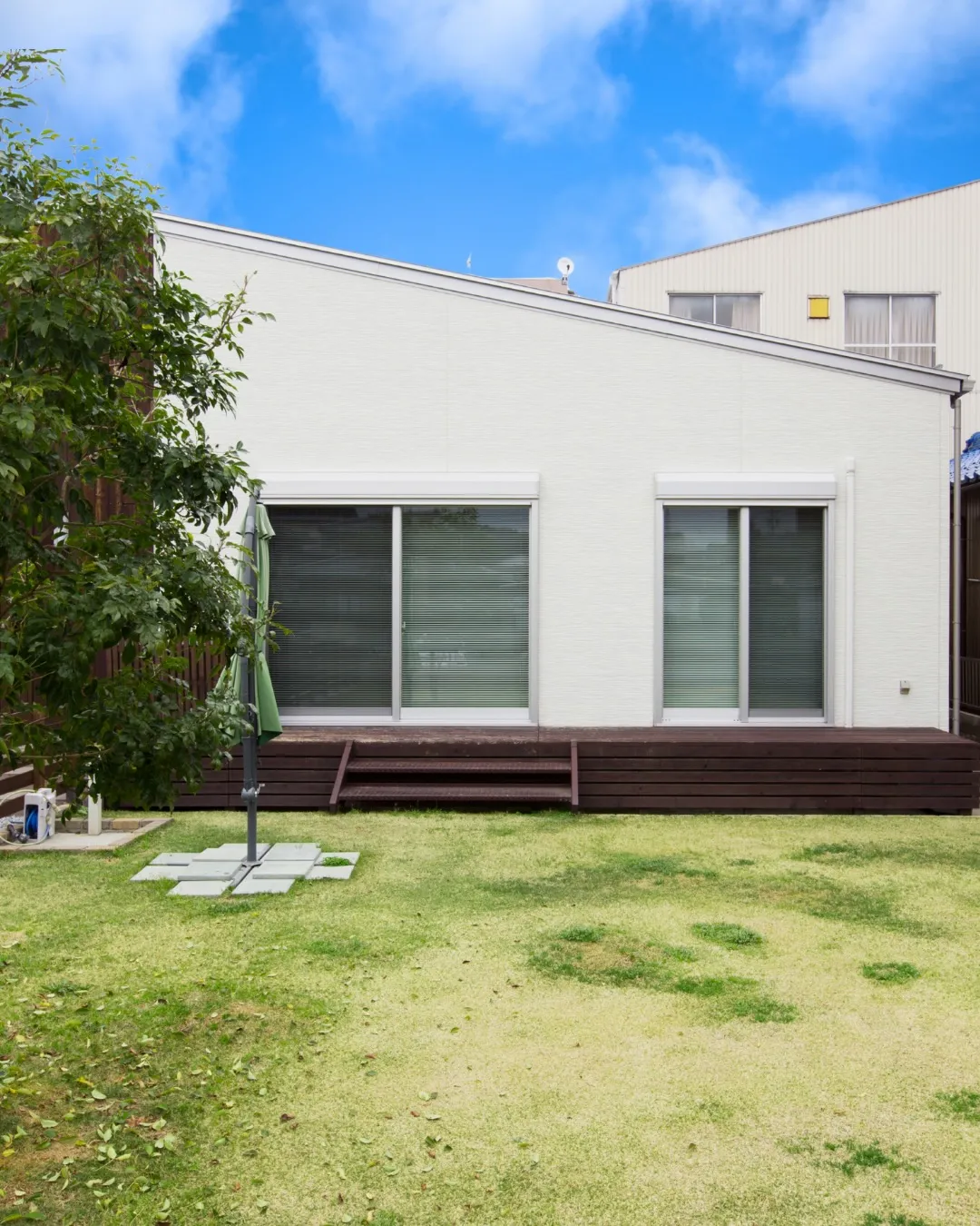 【庭は広くウッドを活かす】