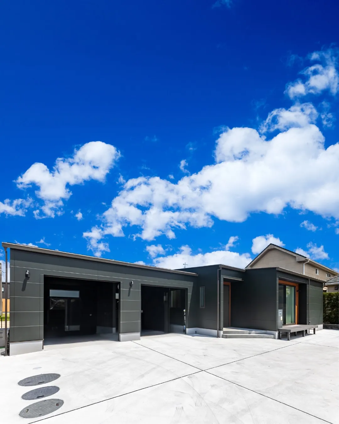 【玄関あけたらリビング】