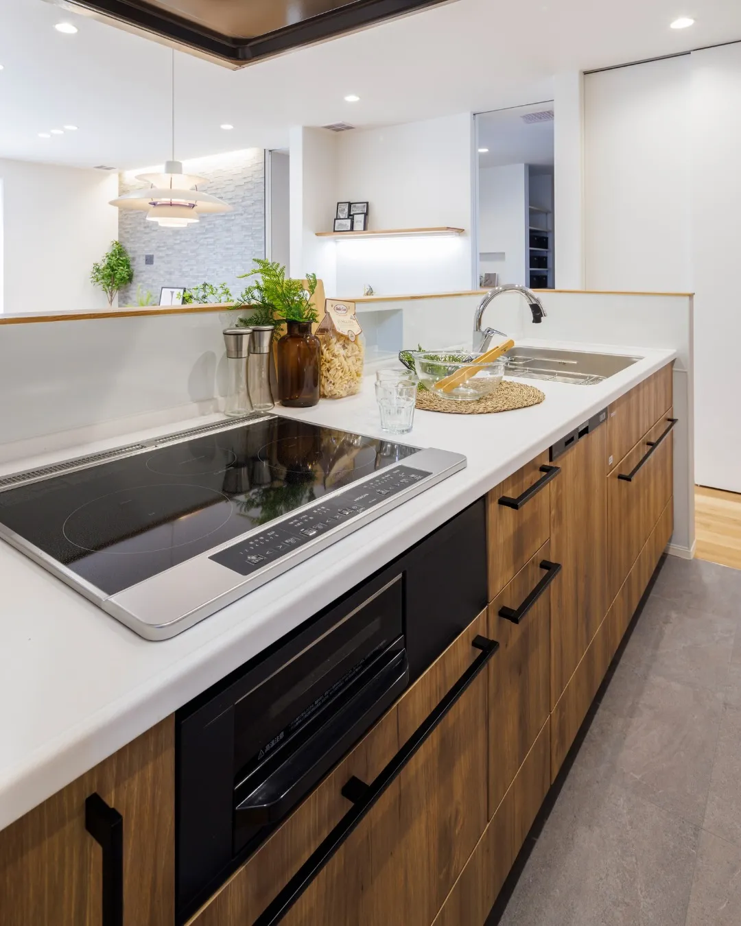 【際立つウッド】