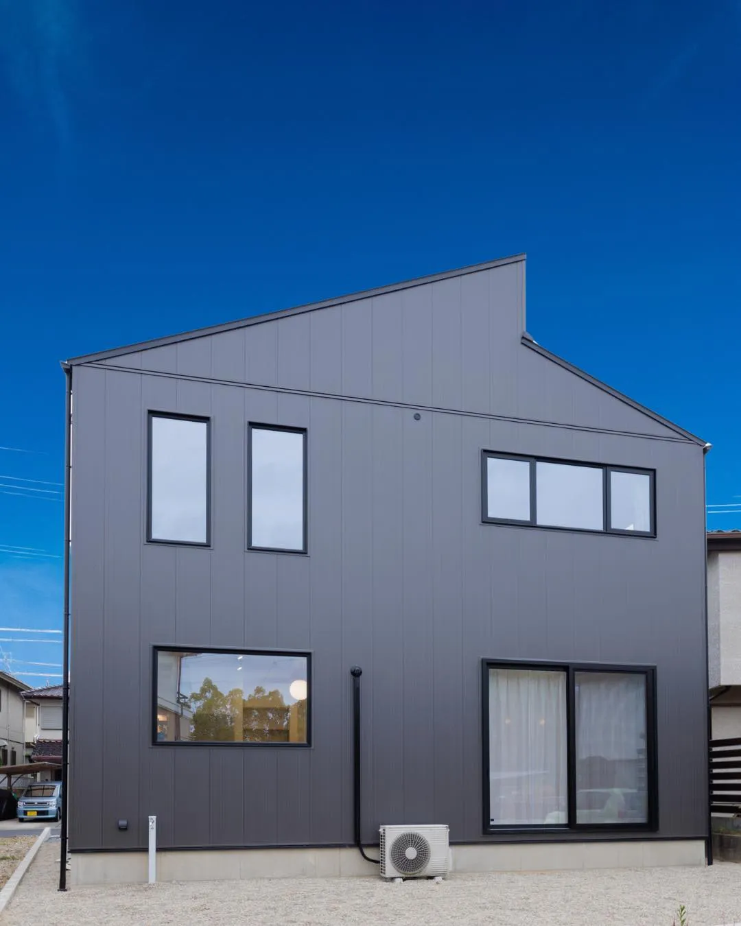 【重厚感にこだわりを…】